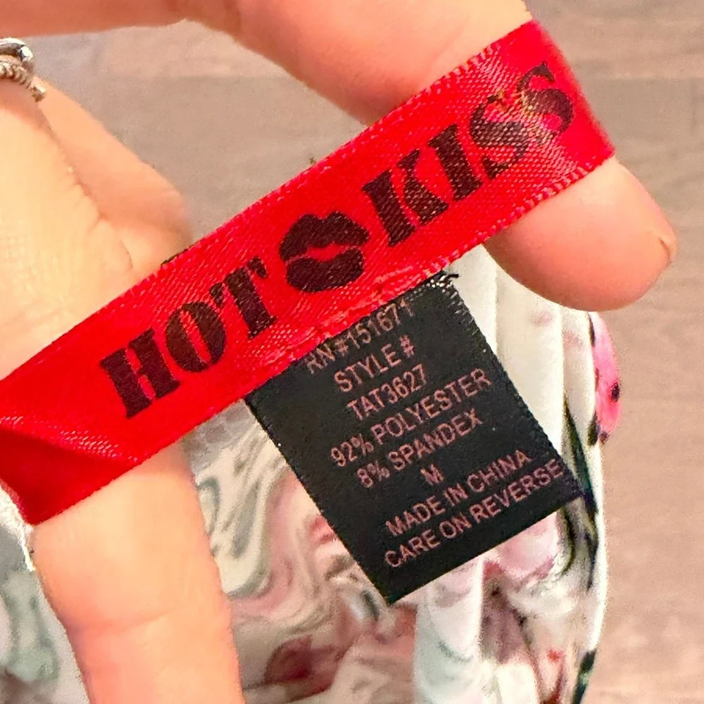 Hot Kiss Womens Watermelon Print Scoop Neck Tank Top White TAT3627 Medium NWT - Picture 3 of 3